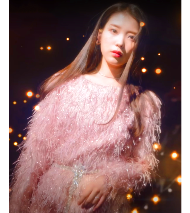 iu pink dress IU Shines Like a Goddess in Her Dress